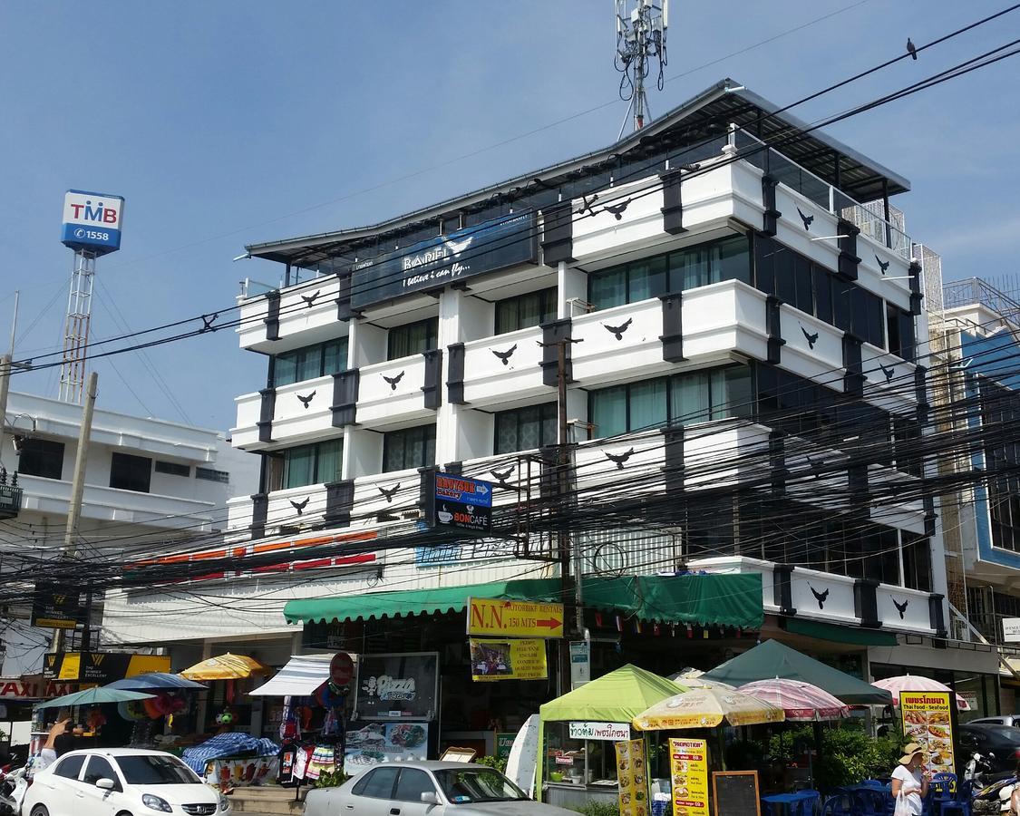 Barfly Pattaya Hotel Pantai Jomtien Bagian luar foto