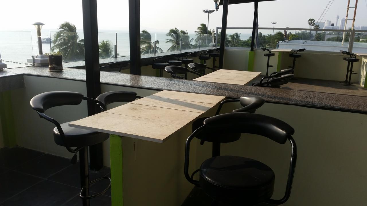 Barfly Pattaya Hotel Pantai Jomtien Bagian luar foto