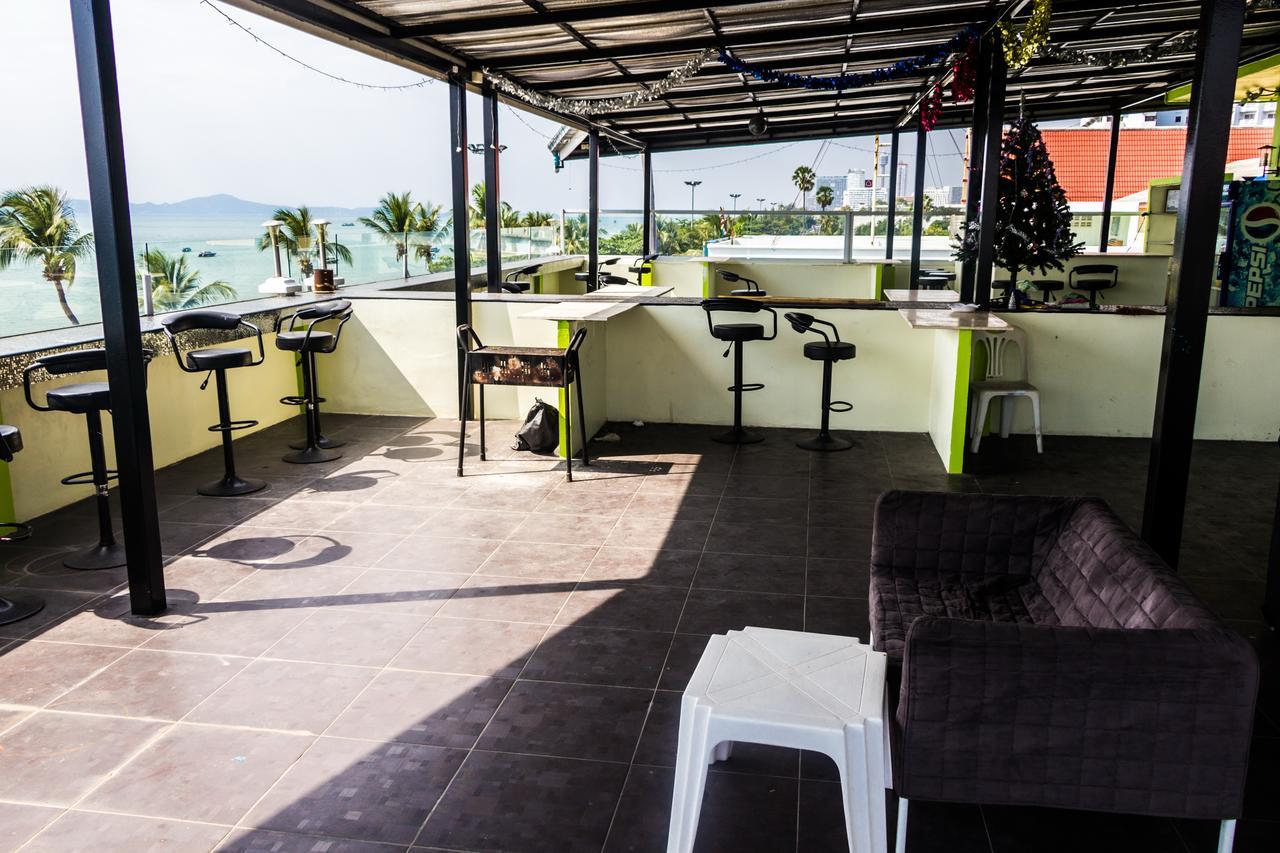 Barfly Pattaya Hotel Pantai Jomtien Bagian luar foto