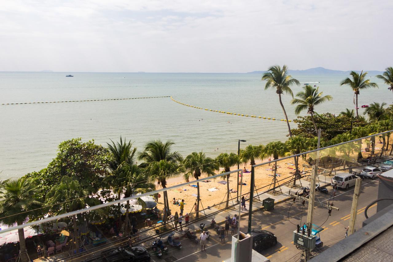 Barfly Pattaya Hotel Pantai Jomtien Bagian luar foto